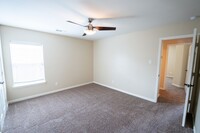 Building Photo - Move in ready Royse City Home!