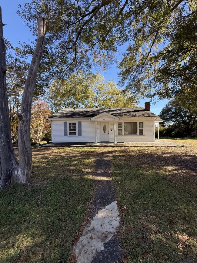 Primary Photo - 109 Hillcrest Dr