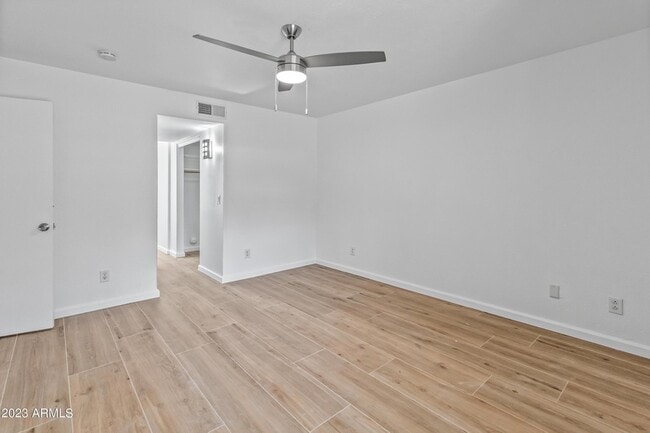 Building Photo - 860 N McQueen Rd