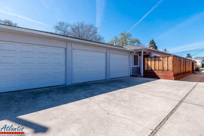 Building Photo - 513-517 Madison Ave