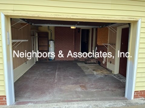 Building Photo - 305 E Parrish Dr