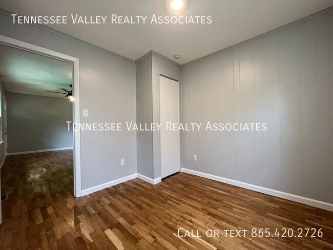 Building Photo - 3009 Cox Ln
