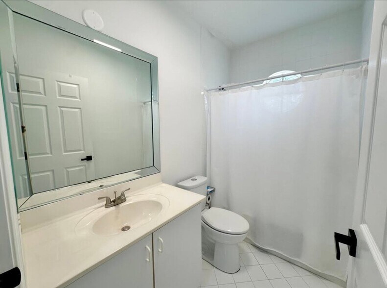 Building Photo - 1813 Wood Fern Dr