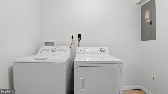 Building Photo - 2628 Deer Ridge Dr