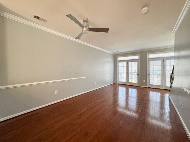 Building Photo - Stunning 3 Bed 3.5 Bath End Unit Townhome In Powells Run Village