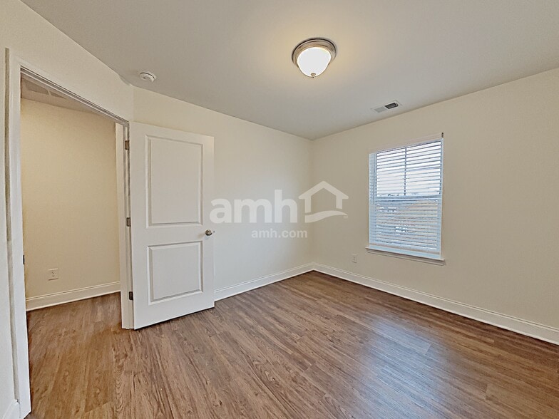 Building Photo - 5020 Franks Creek Way