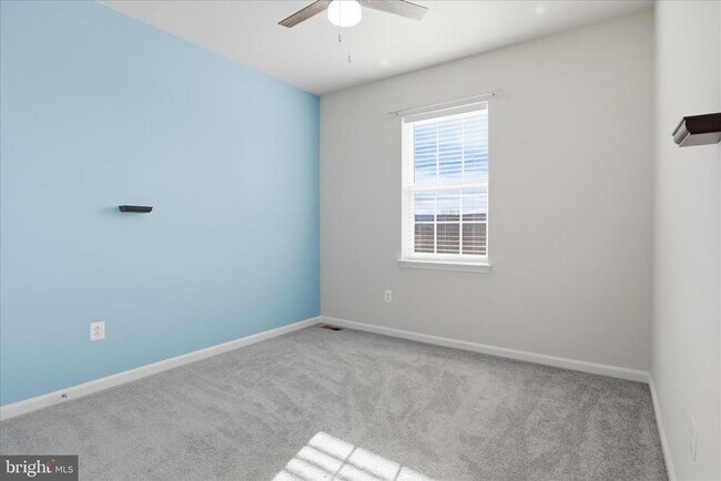 Building Photo - 889 Barksdale Dr