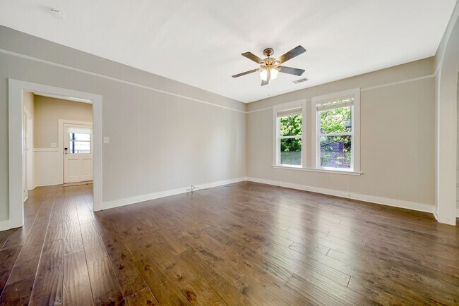 Building Photo - 734 Cassia St