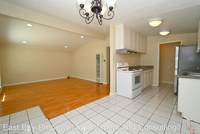 Building Photo - 4 br, 2 bath House - 4374 Millard Ave.
