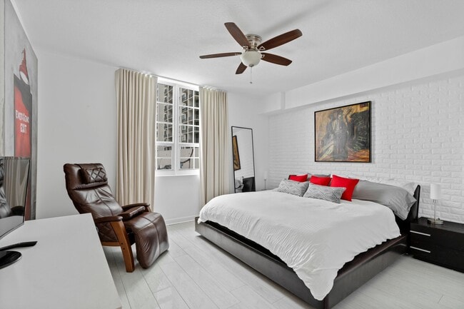 Building Photo - 410 Evernia St