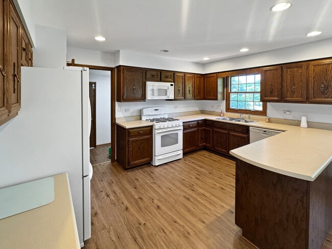 Building Photo - 20630 N Buckeye Rd