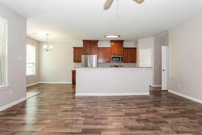 Building Photo - 719 Springwood Dr