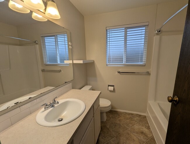 Building Photo - 1307 Eastside St NE