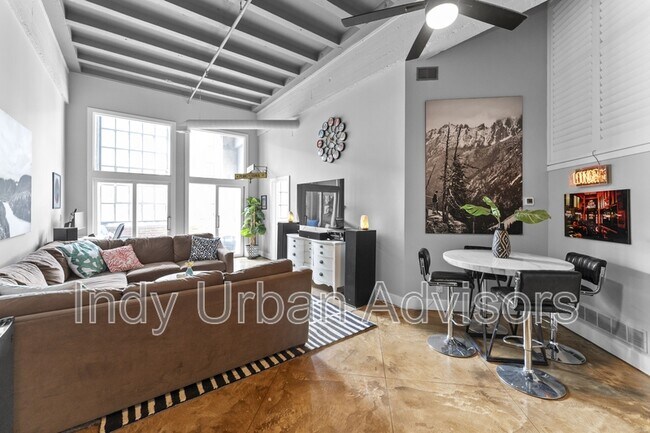 Primary Photo - 611 N Park Ave