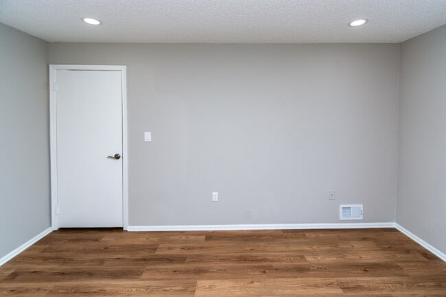 Building Photo - 69 Fisher Dr