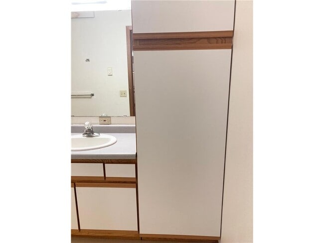 Building Photo - 400 11th Ave NE