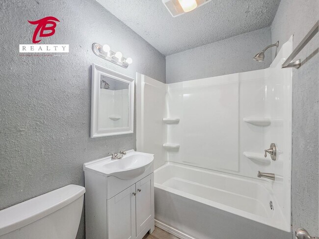 Building Photo - Charming 3 Bed home for lease!