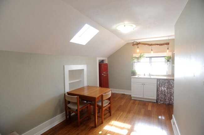 Building Photo - 1745 3rd St