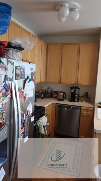 Building Photo - 850 N Wood St