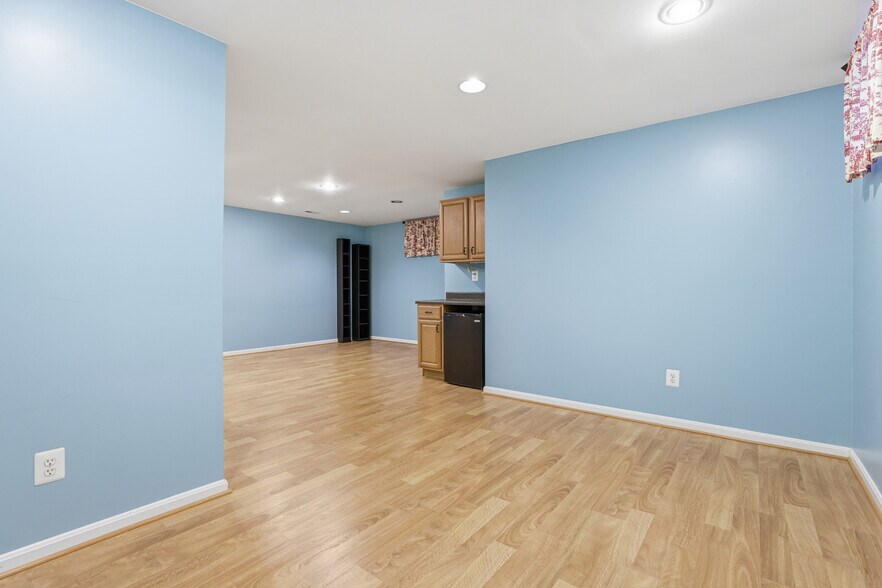 Building Photo - 8341 Marketree Cir