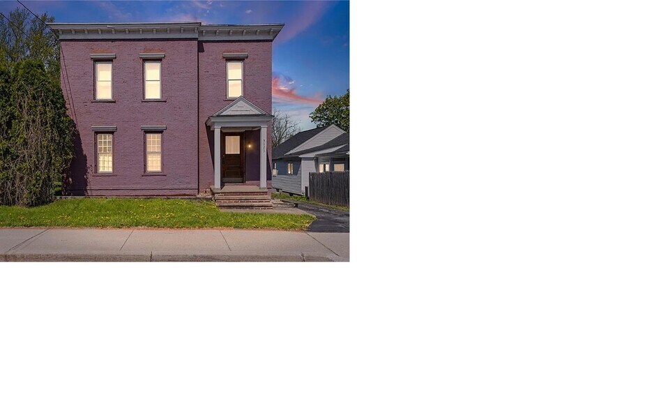 Building Photo - 3073 E Henrietta Rd