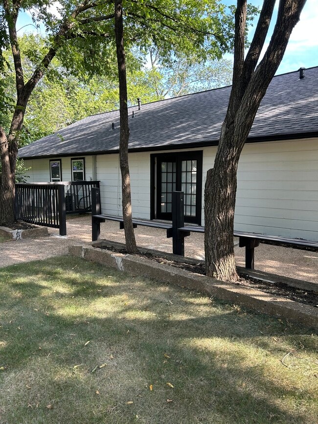Building Photo - 1808 Belford Dr