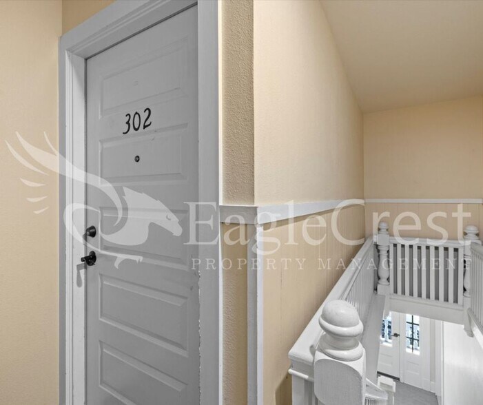 Building Photo - 105NSP