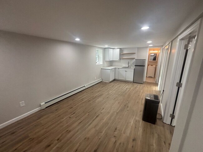 Building Photo - 1159 Joselson Ave