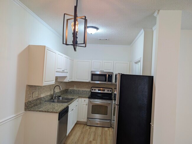 Building Photo - 9734 Leyland Dr