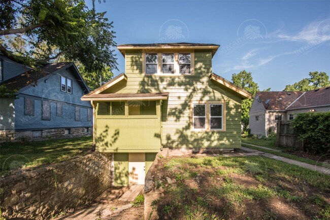 Building Photo - 5517 Woodland Ave