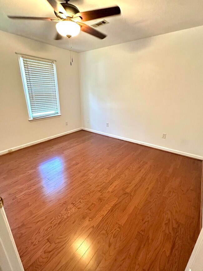 Building Photo - 527 Brandermill Rd