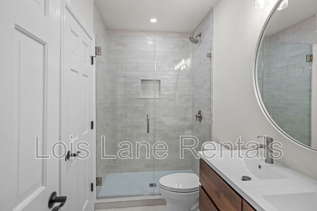 Building Photo - 12 Elliott St