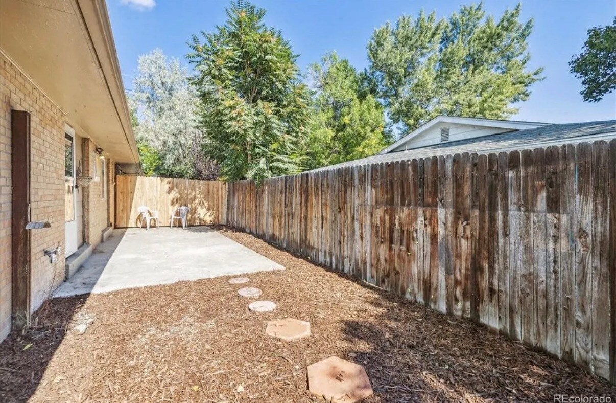 Building Photo - 10211 W 59th Pl