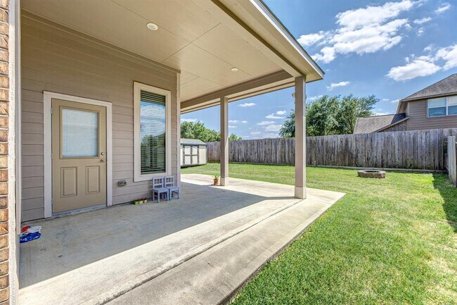 Building Photo - 15215 Holloway Hls Trl