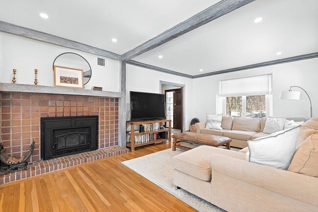 Building Photo - 23 Jefferson Rd