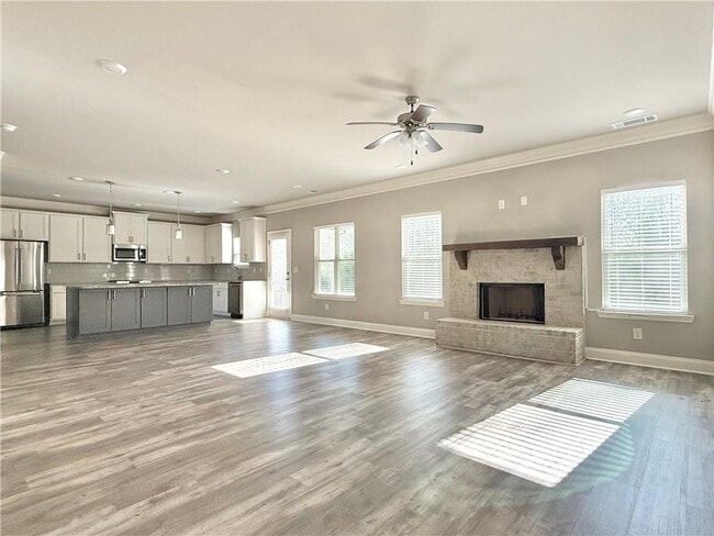 Building Photo - 1917 Castleberry Ln