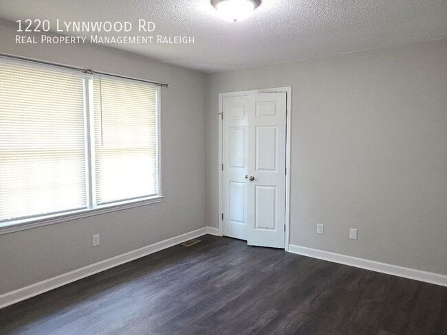 Building Photo - 1220 Lynnwood Road