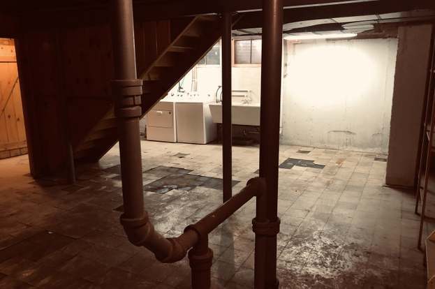 Building Photo - 6817 N Lamon Ave