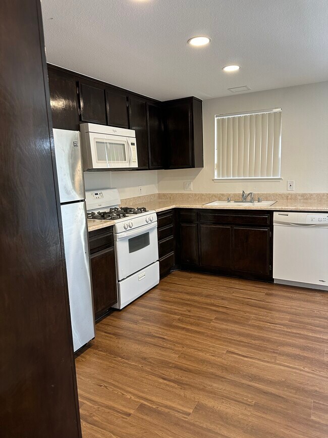 Building Photo - 43379 Martini Ct