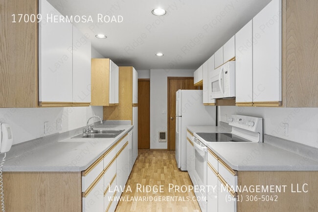 Building Photo - 17009 Hermosa Rd