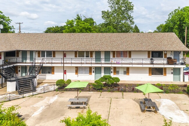 Interior Photo - MF-09-The Grove Apartments