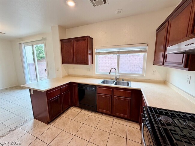 Building Photo - 6212 W Cougar Ave