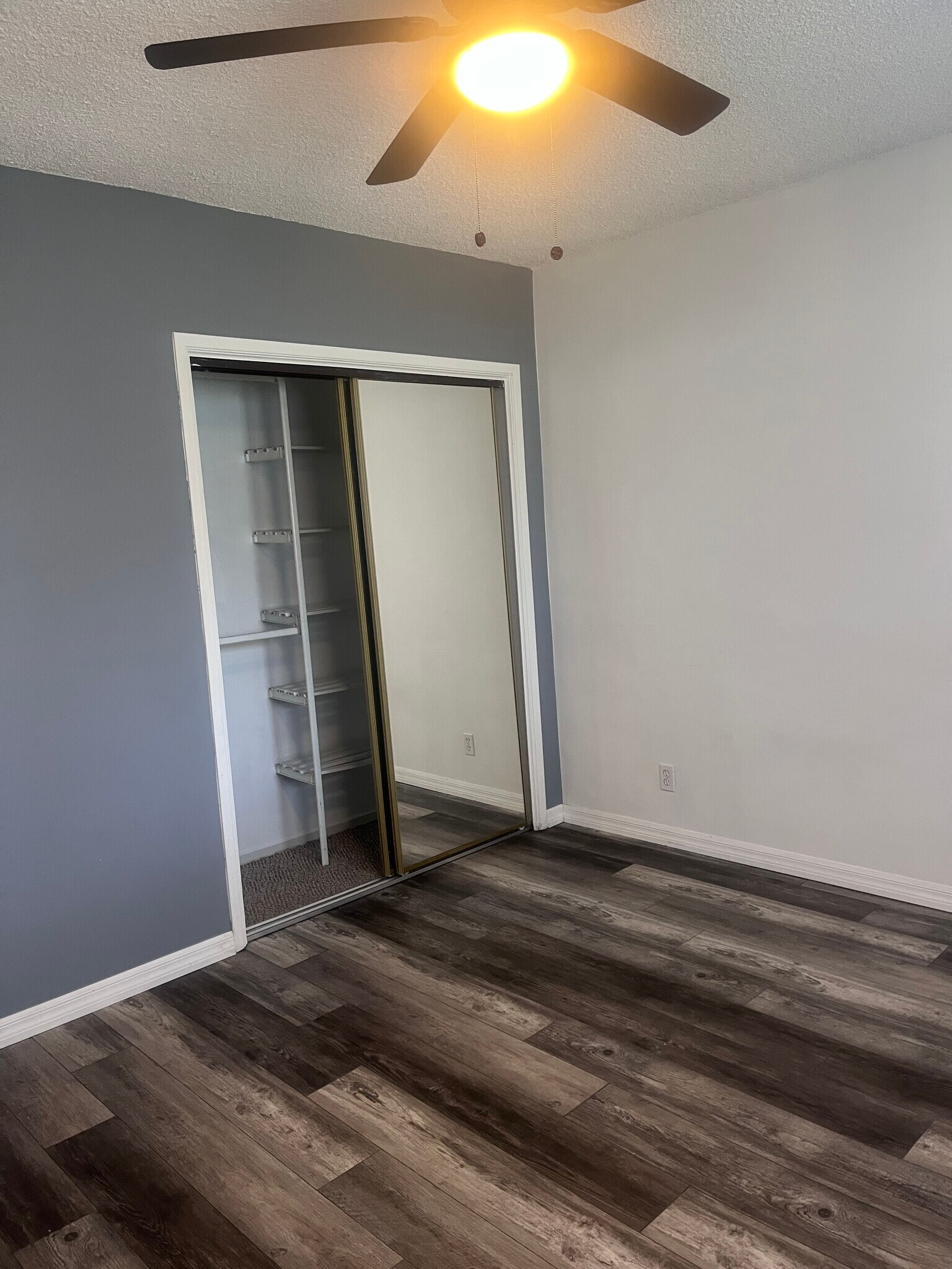 Building Photo - 720 E Fairview Blvd