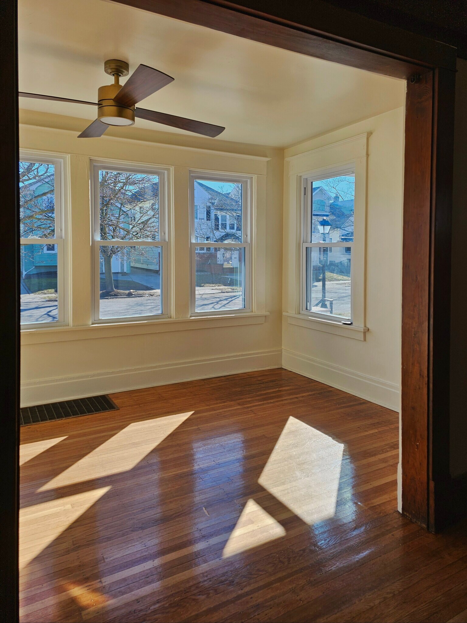 Building Photo - 148 Nassau Ave