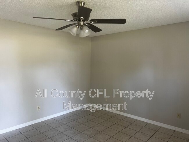 Building Photo - 7739 Range Dr