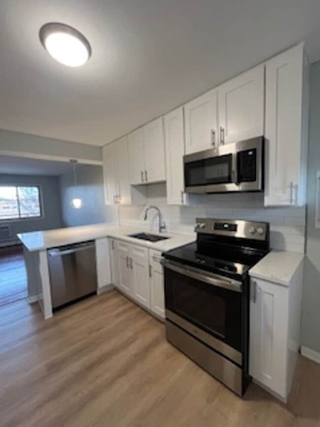 Building Photo - Salem Village Apartments LLC