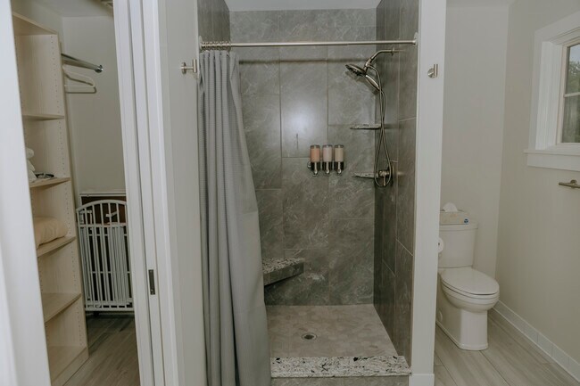 Building Photo - 608 N Emerson Ave