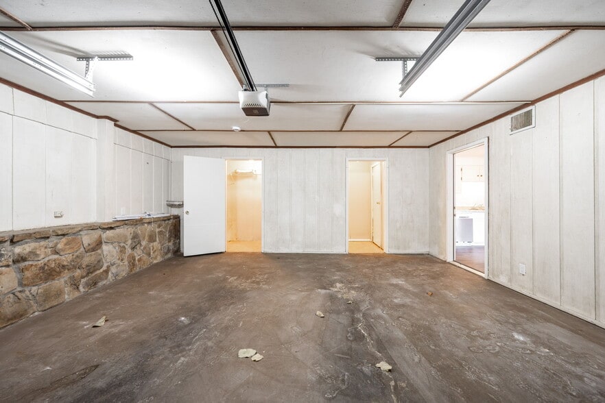 Building Photo - 4115 Harbor Hills Rd