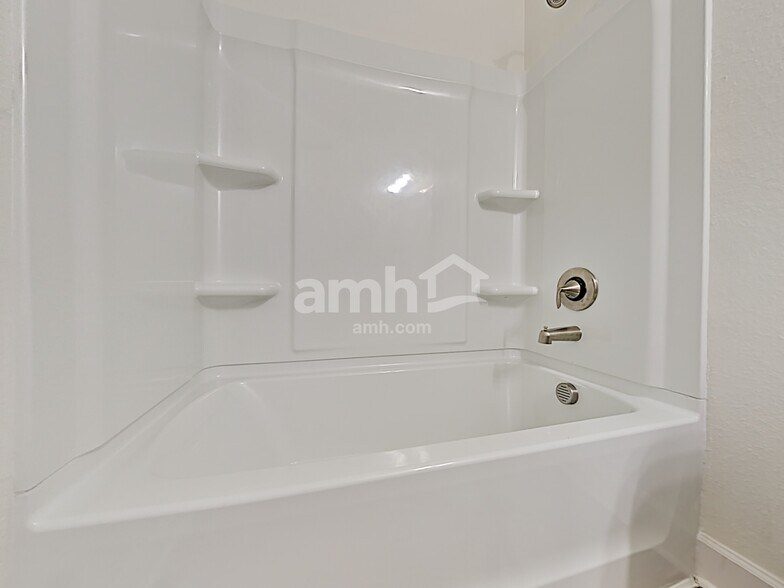 Building Photo - 8674 Highfield Ave