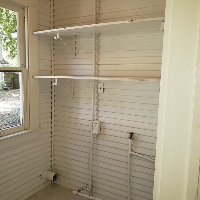 Building Photo - 924 Howard St